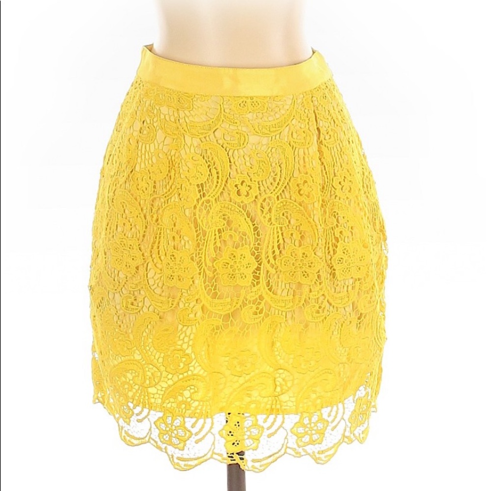 Club Monaco yellow causal skirt size 00